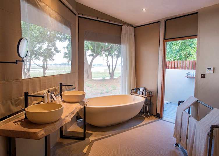 Sausage Tree Camp, bathroom