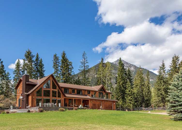 Exterior, Home Lodge, Golden