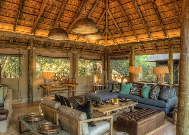 Camp Moremi lounge