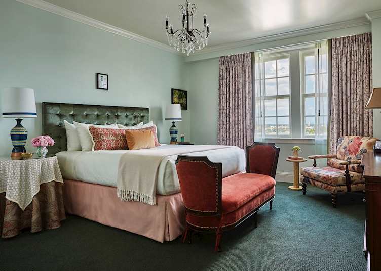 Guestroom at Pontchartrain