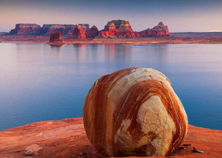 Padre Bay Rock, Lake Powell