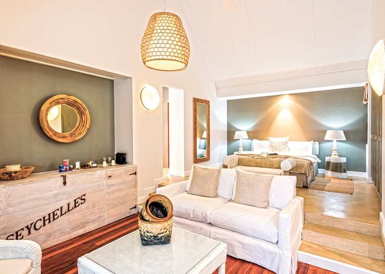 Beach suite, Alphonse Island