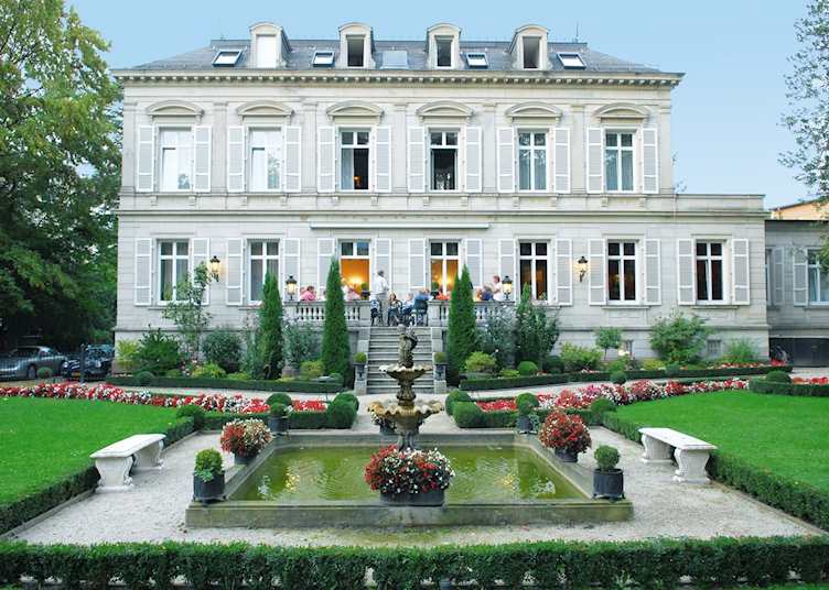 Belle Epoque exterior and gardens