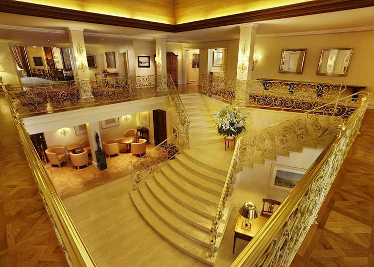 Colombi Hotel lobby