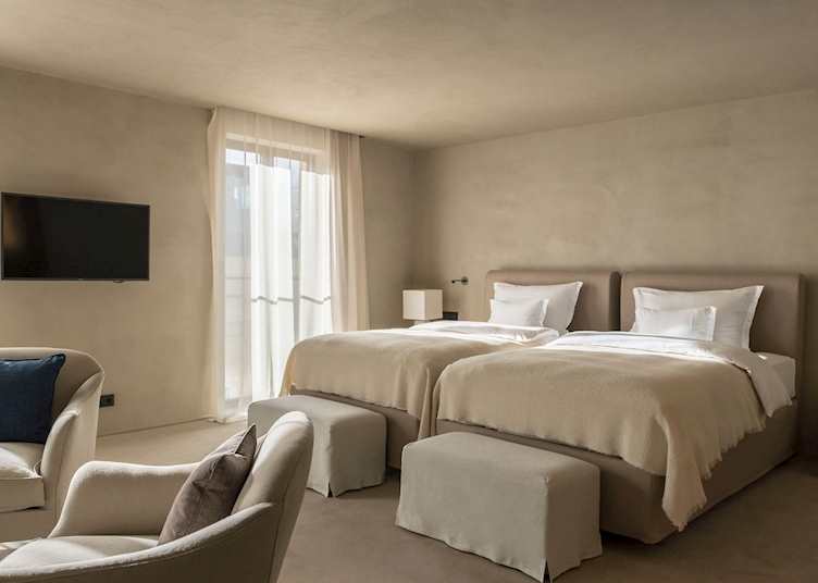 Bayerischer Hof, Superior double
