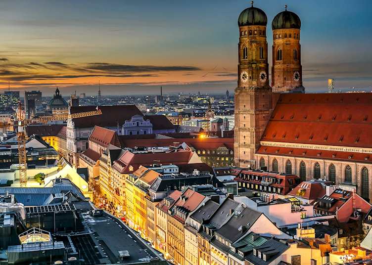 Frauenkirche and old townhall