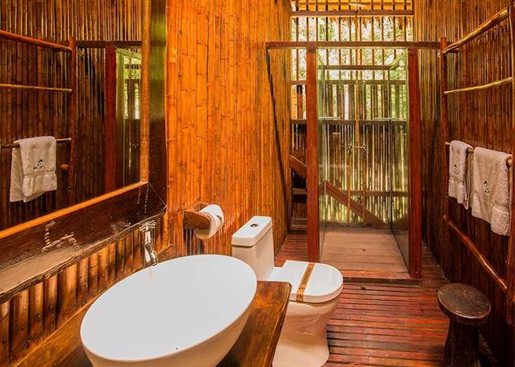 Suite shower, Refugio Amazonas