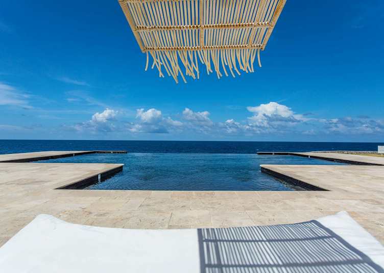 Infinity pool