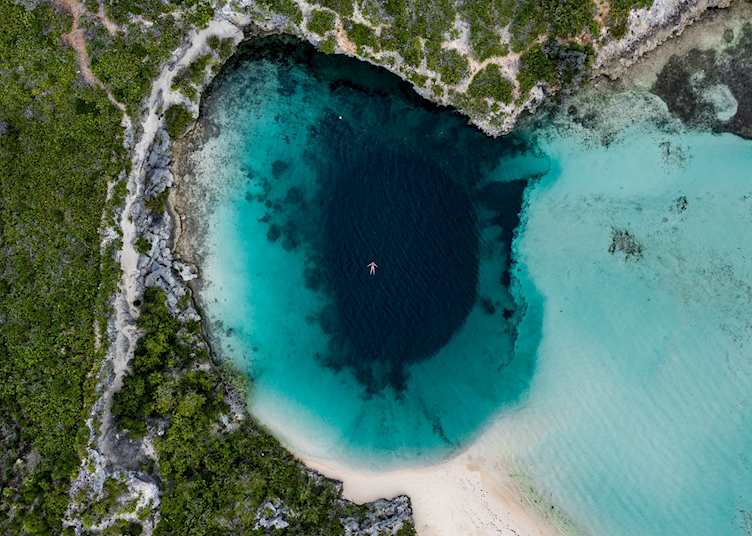 Dean's Blue Hole, Long Island