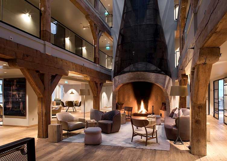 Hotel Brosundet reception