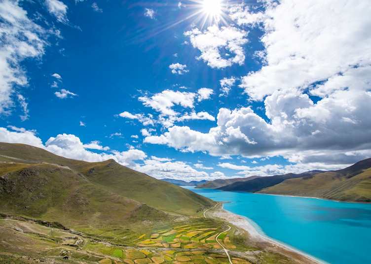 Yamdrok Lake