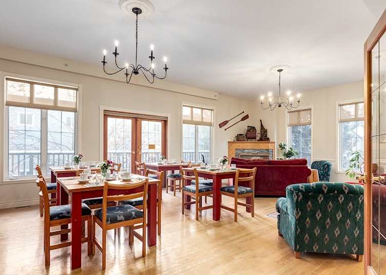 Dining room, Courthouse Inn Revelstoke