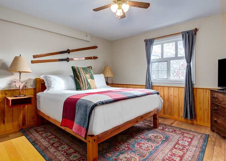 Guest suite, Courthouse Inn Revelstoke, British Columbia