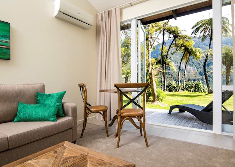 Endeavour Suite, Furneaux Lodge
