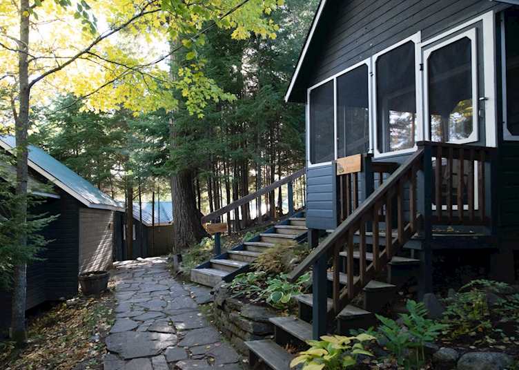 A cottage at Bartlett Lodge, Algonquin Provincial Park