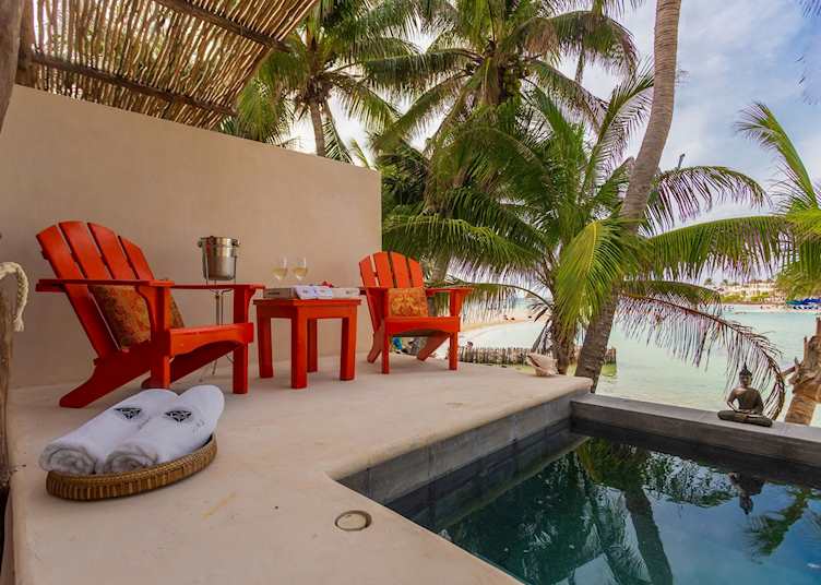 Plunge pool suite