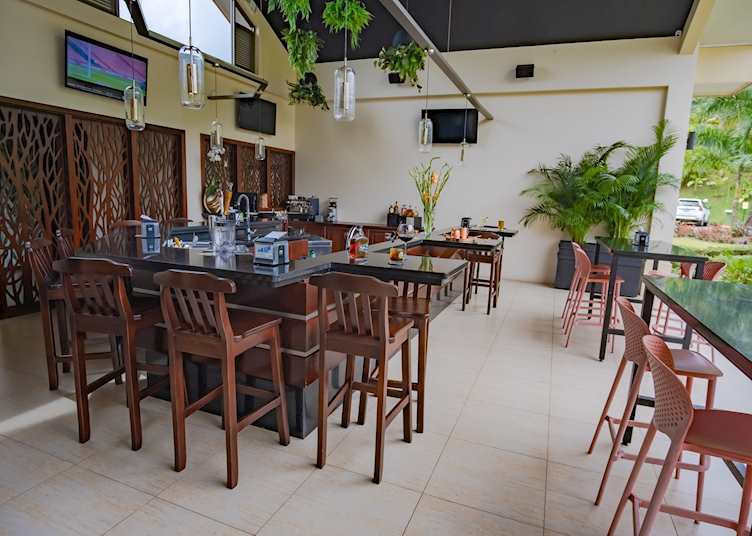 Bar, Lomas del Volcan