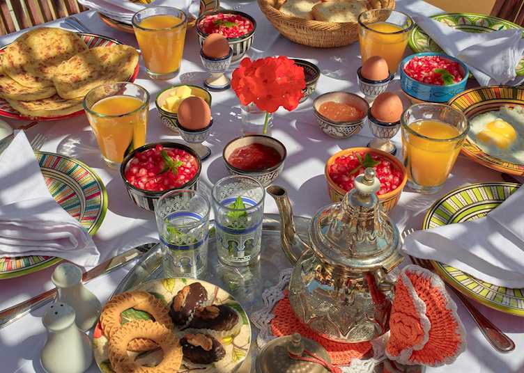 Breakfast dining, Ryad Watier