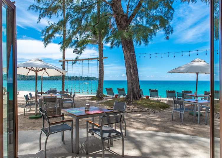 Beach dining, Saii Laguna Phuket