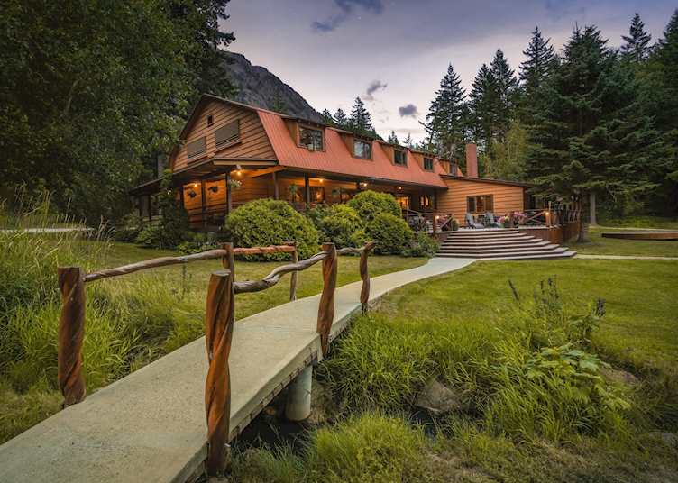 Tweedsmuir Park Lodge 