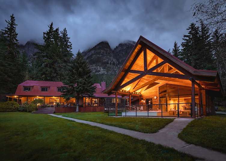 Tweedsmuir Park Lodge 