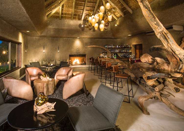 Earth Lodge Bar, Sabi Sabi - Earth Lodge