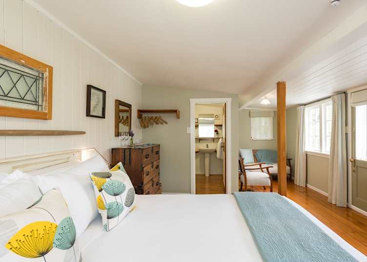 Tautoru room, Arcadia Lodge