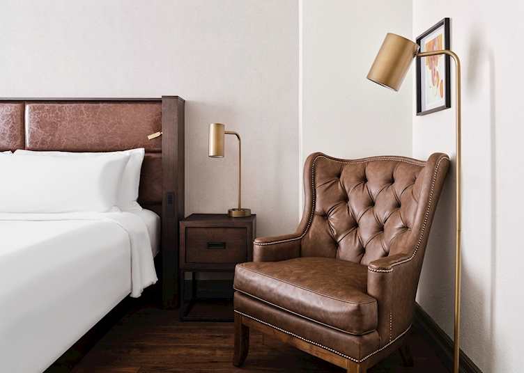 Guest suite, The Metcalfe Hotel, Ottawa