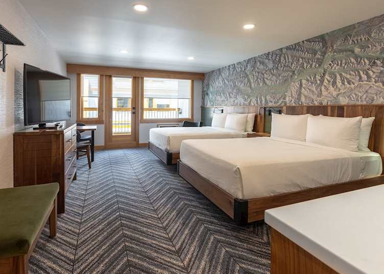 Hotel Canoe Banff superior two queen bed room