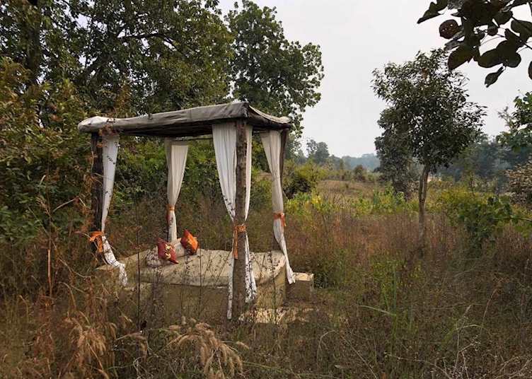 Outdoor bed