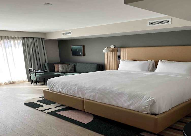 King room, Naturally Pacific Resort, Campbell River