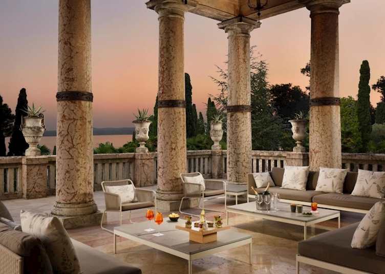 Bar at sunset at Villa Cortine