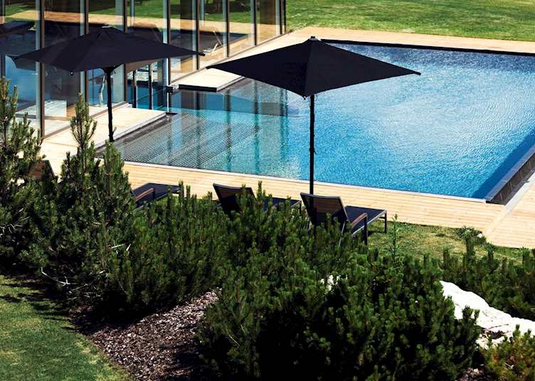 Outdoor Pool, COMO Alpina