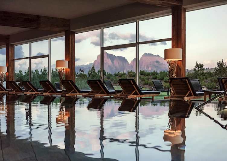 Indoor spa pool, COMO Alpina