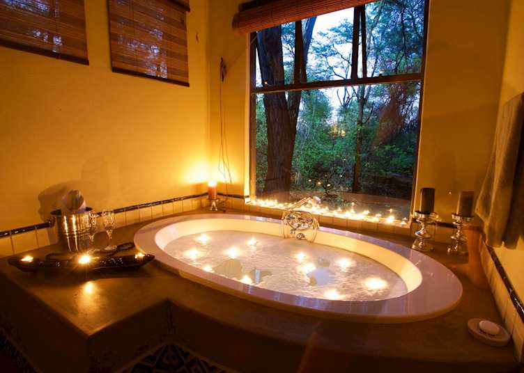 En suite bathroom with a view, Camelthorn Lodge