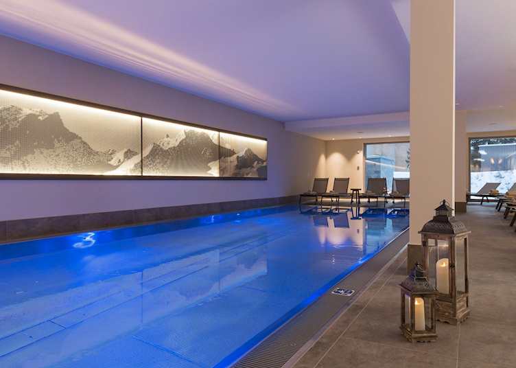 Indoor Pool, Ameron Davos