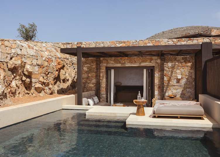 Gundari Resort, Petousis
