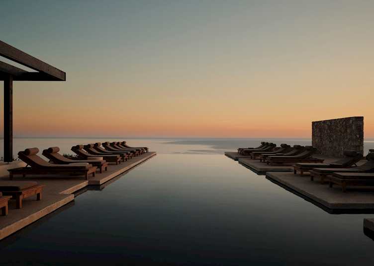 Gundari Resort, Petousis