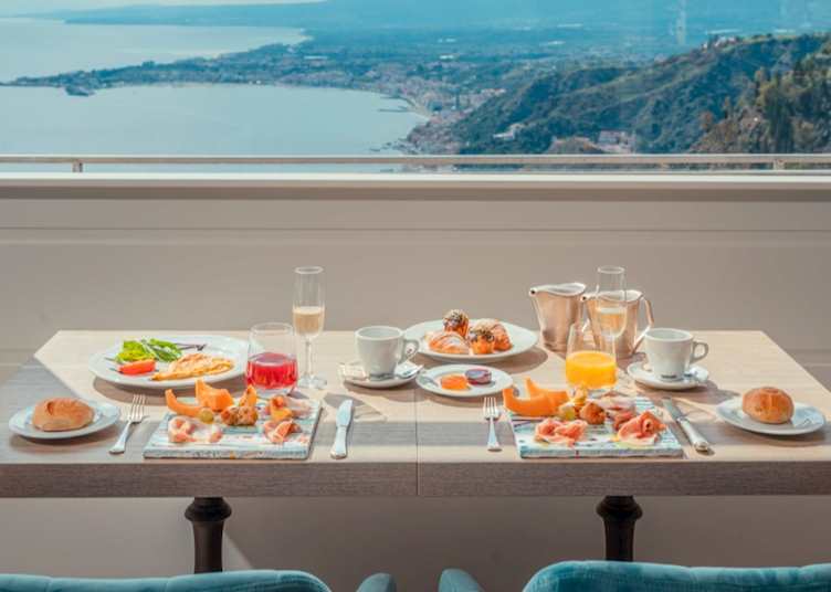 Breakfast with a view, Villa Paradiso