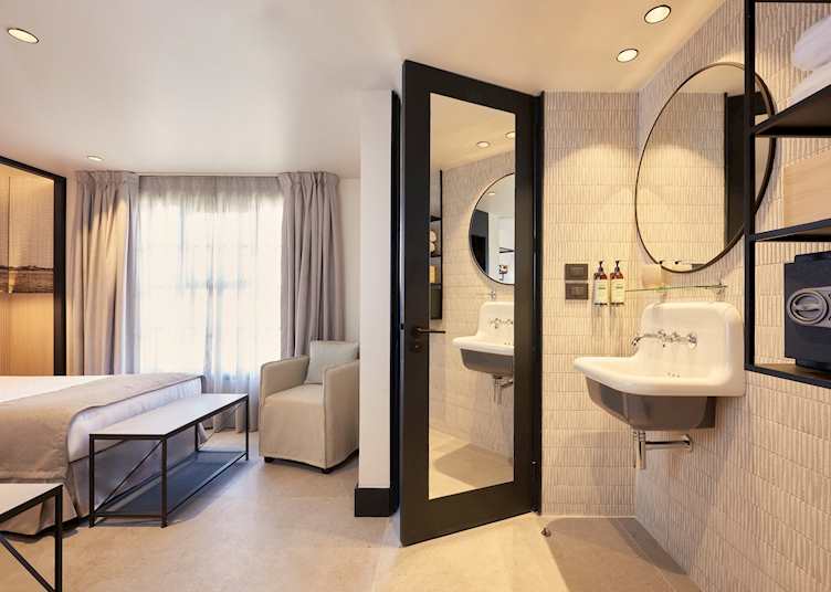 Room, Las Torres 