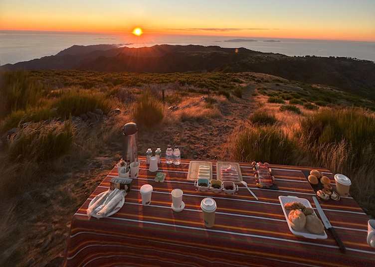 Breakfast above the clouds