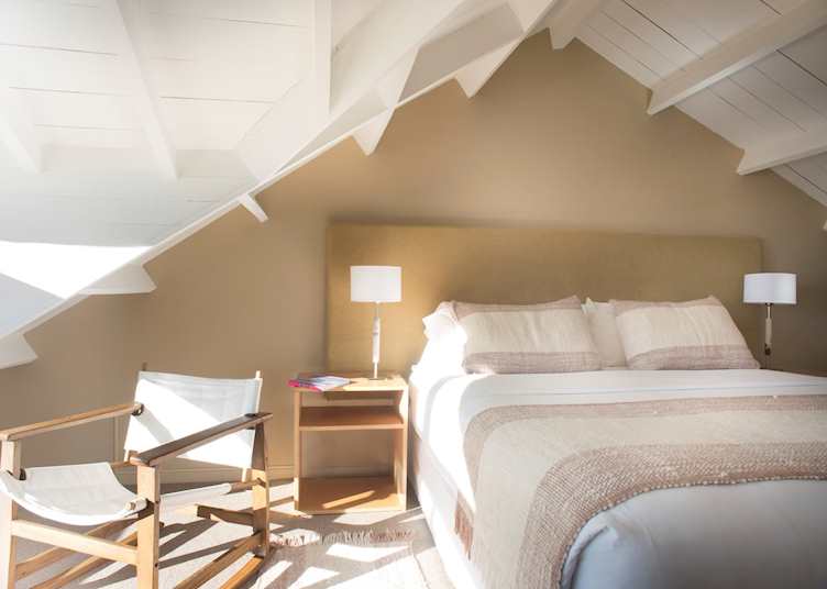 Room, Los Ponchos