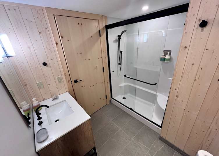 Guest bathroom, Lodge at Bow Lake, Icefields Parkway
