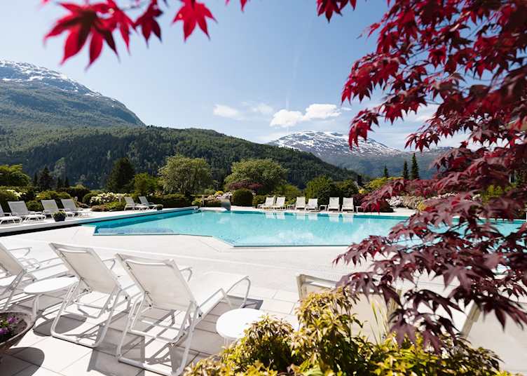 Outdoor swimming pool, Hotel Alexandra (Credit: Marius B. Dahle)