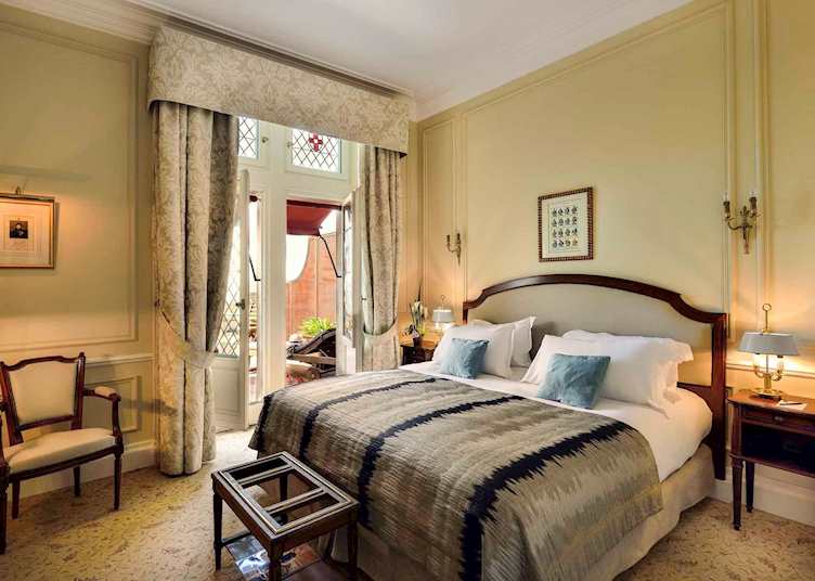 Room interior, Hotel de la Citi (© Accor 2019)