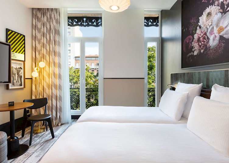 Room interior, Les Capitouls (© Accor 2019)