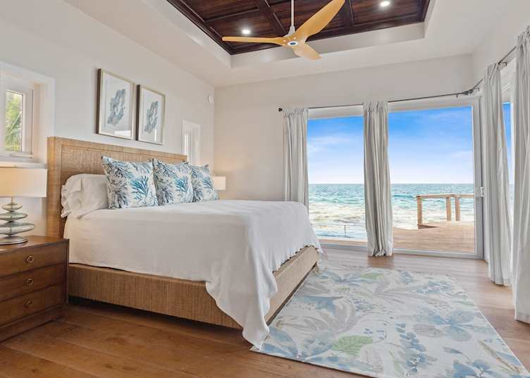 Room Interior, Ray Caye Island Resort