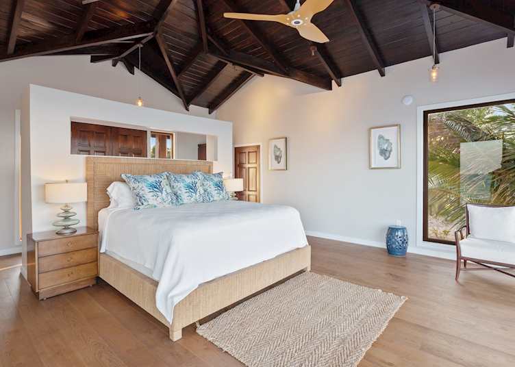 Honeymoon Suite, Ray Caye Island Resort