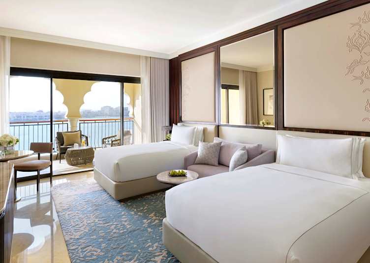 Ritz-Carlton Abu Dhabi, Grand Canal