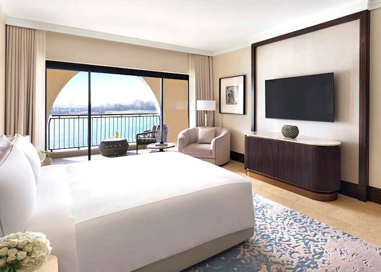 Ritz-Carlton Abu Dhabi, Grand Canal